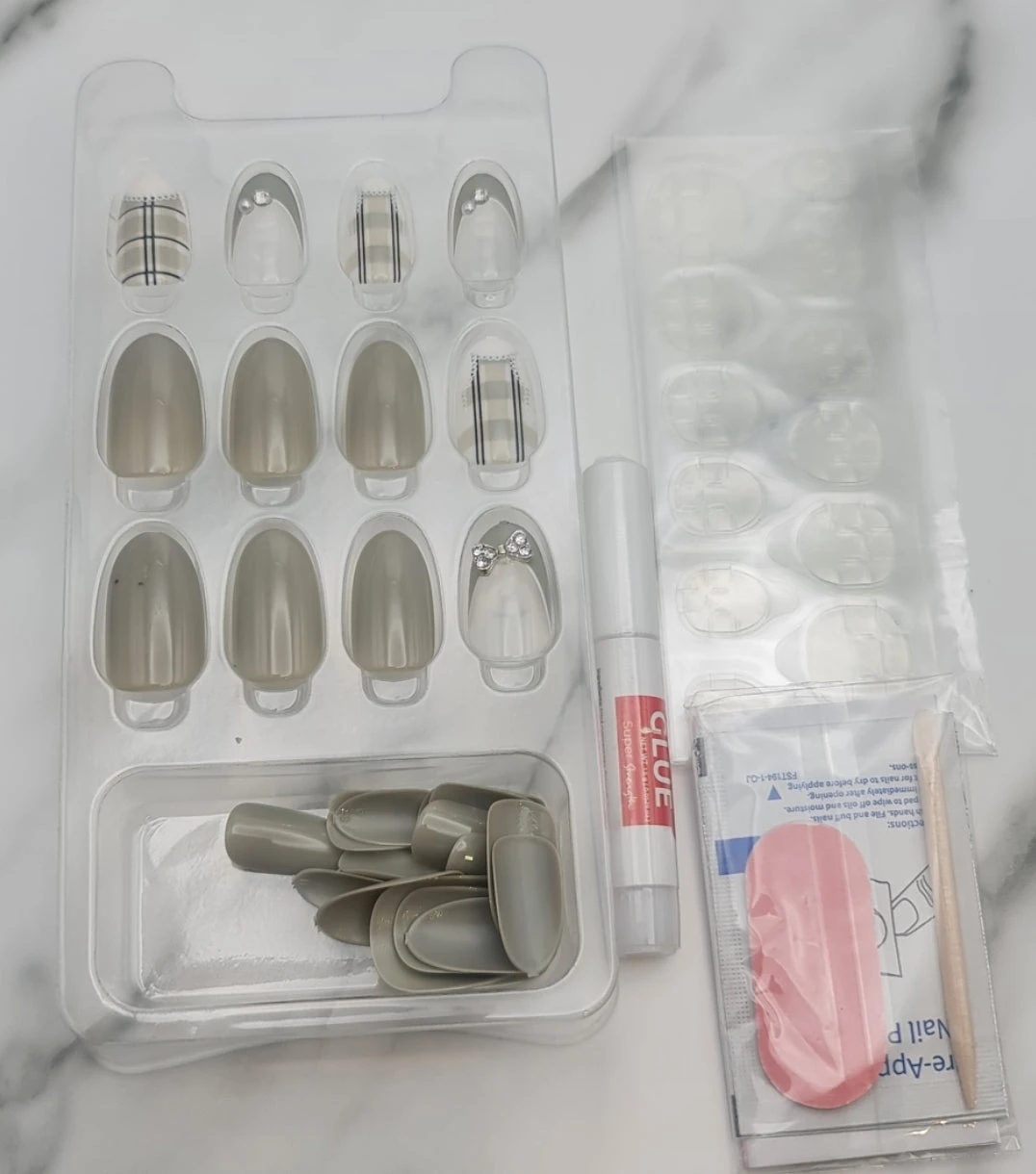 Green Press On Nails 4 Green Press On Nails - Image 2