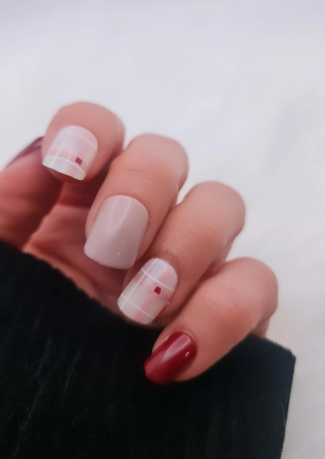 Squared Red & White Press On Nails 3 Squared Red & White Press On Nails